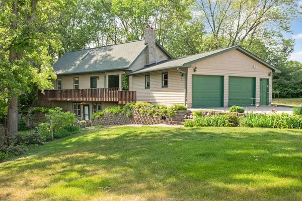 6140 157th LN NW, Anoka, MN 55303