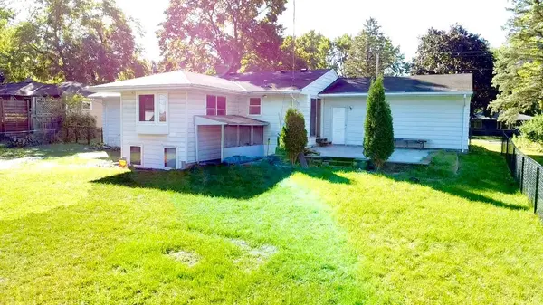 795 County Road B2 W, Roseville, MN 55113
