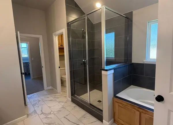 12004 Rockbed DR, Yukon, OK 73099