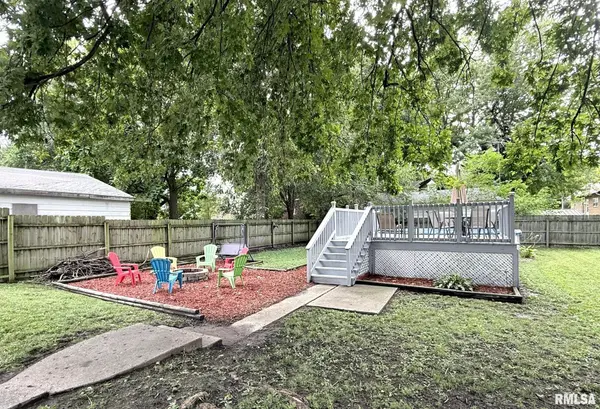 214 FULTON ST, Galesburg, IL 61401
