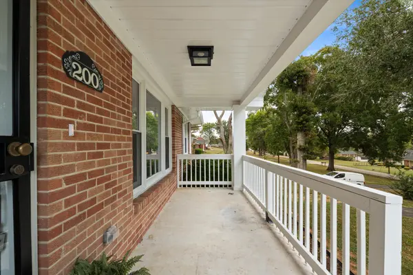 200 Woods Dr, Columbia, TN 38401