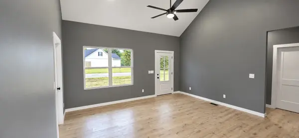 104 May St, Mc Ewen, TN 37101