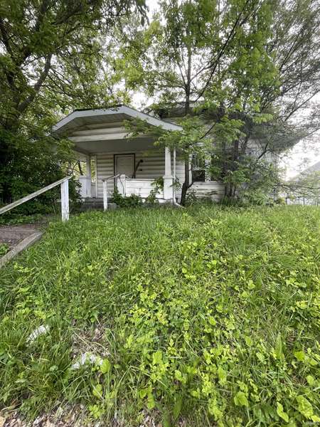 1423 Nelle ST, Anderson, IN 46016-3255