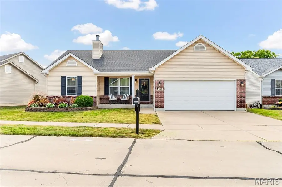 2140 Warwick Castle DR, Imperial, MO 63052
