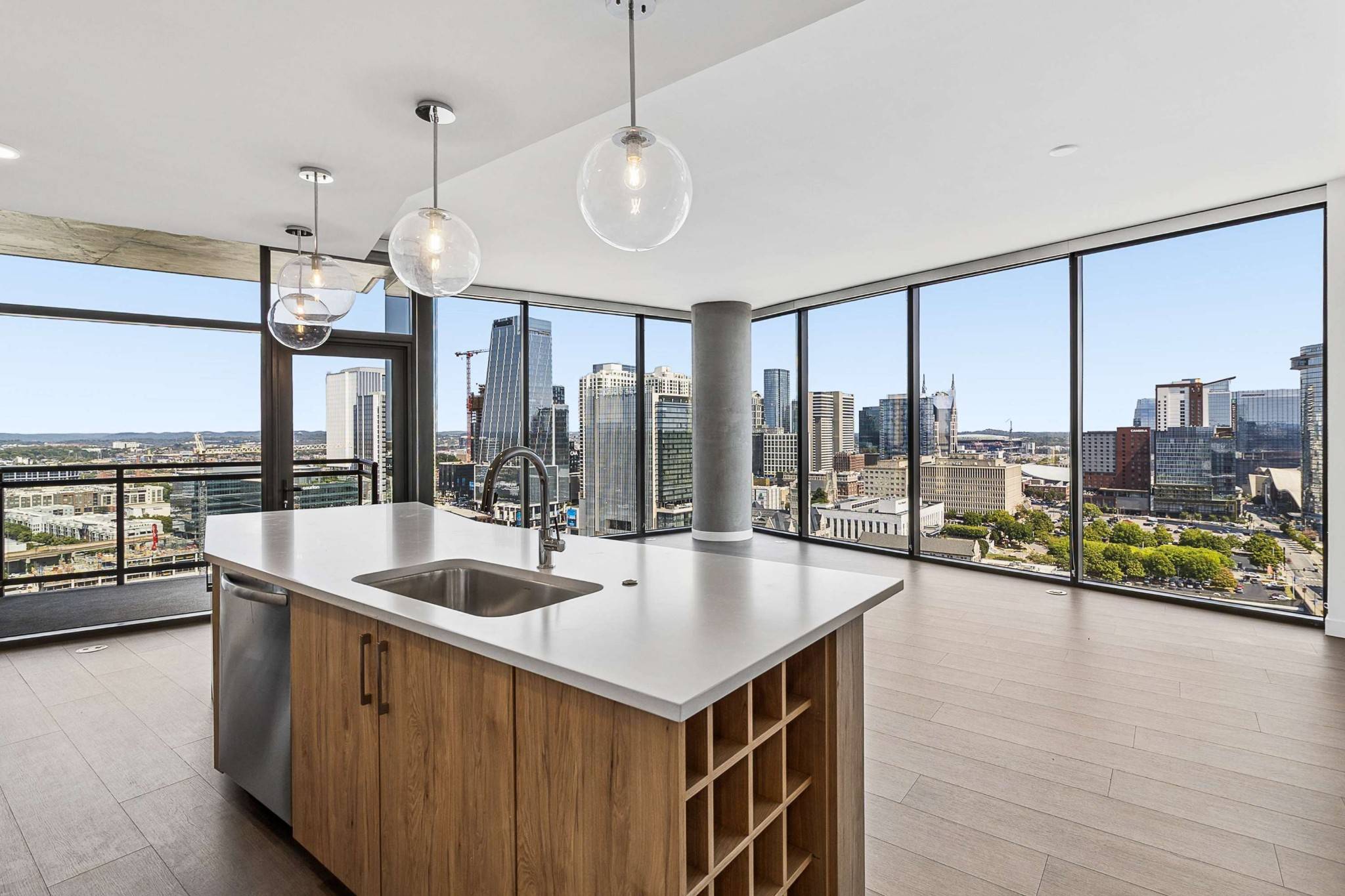 1212 Demonbreun St #2013, Nashville, TN 37203
