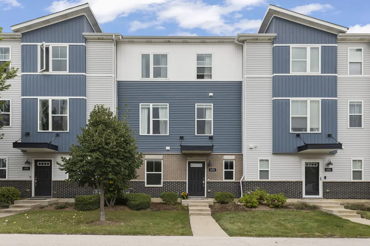 4192 Irving RD, Aurora, IL 60504