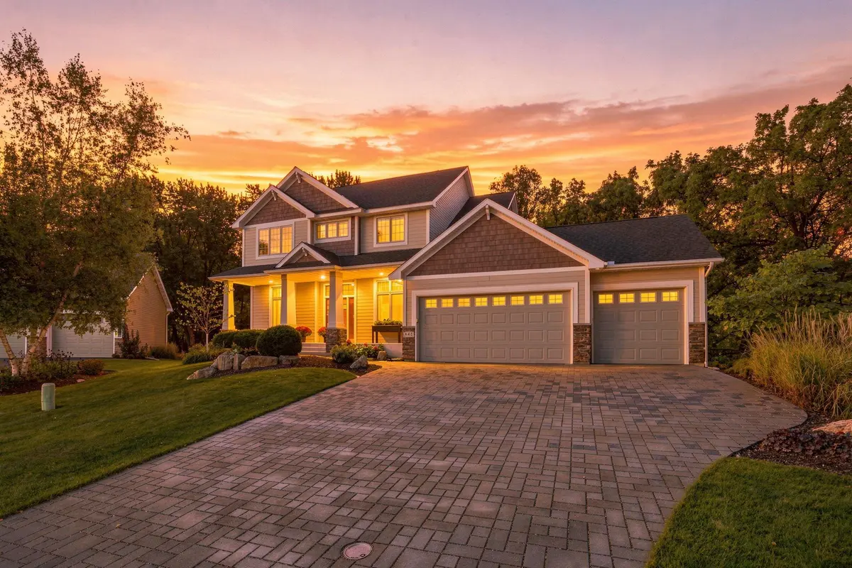 642 Woodland WAY, Eagan, MN 55123