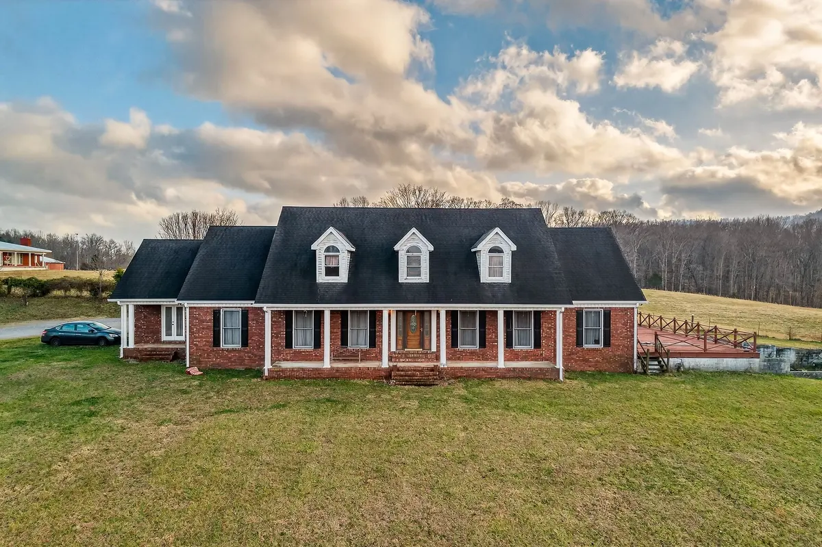 9334 Short Mountain Rd, Smithville, TN 37166
