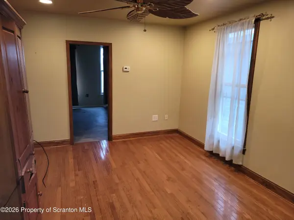 1142 Academy ST #2nd Floor, Scranton, PA 18504