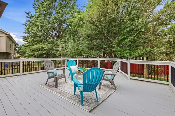 17555 W 112th ST, Olathe, KS 66061