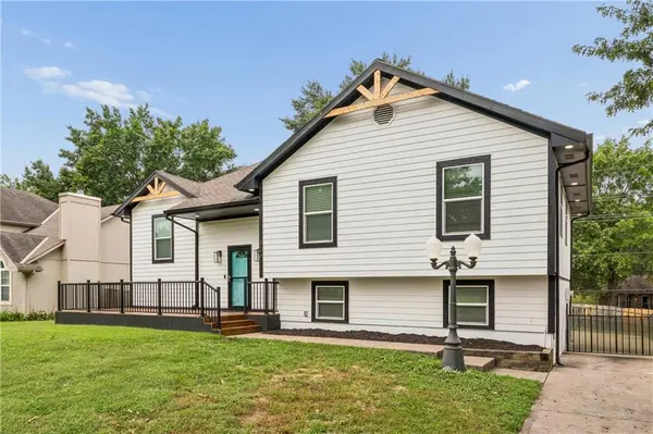 309 NE Brookwood DR, Blue Springs, MO 64014