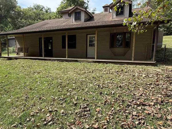190 TV Tower RD, Mitchell, IN 47446
