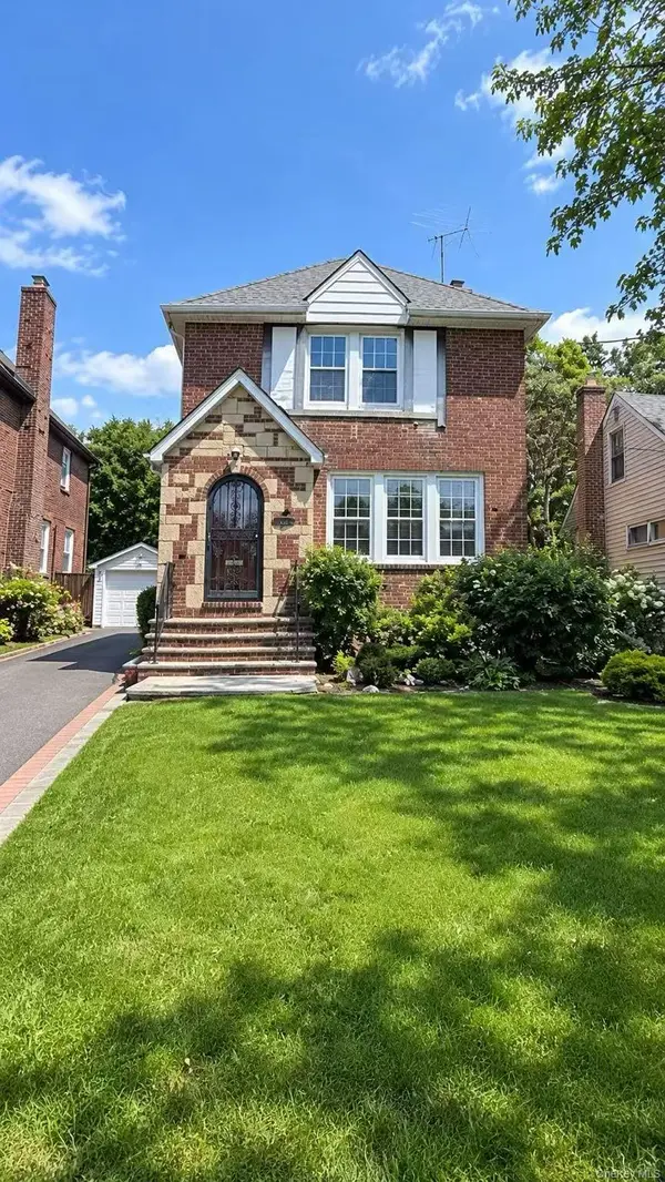 115 Canterbury Gate, Lynbrook, NY 11563