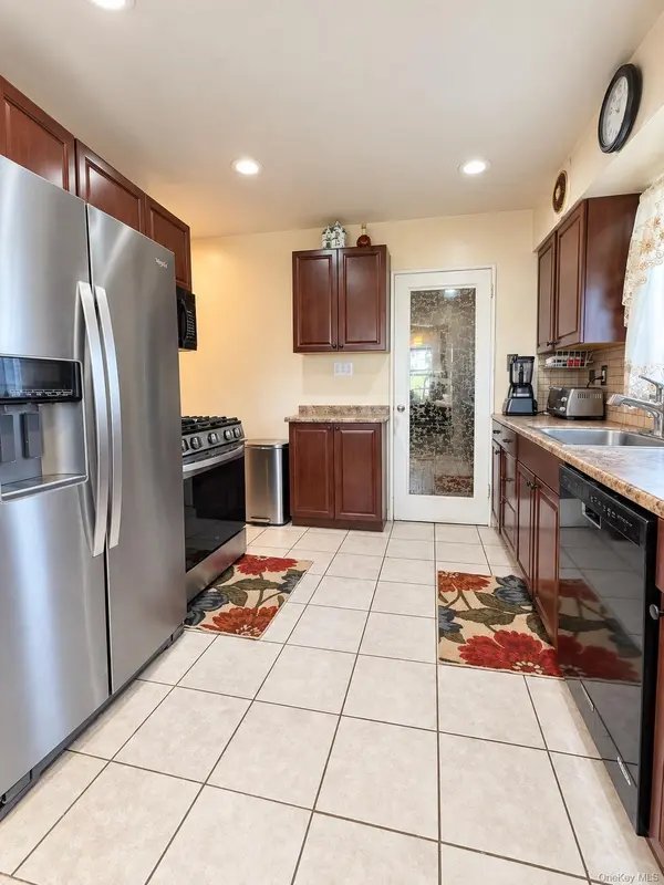 1312 Park AVE, New Hyde Park, NY 11040