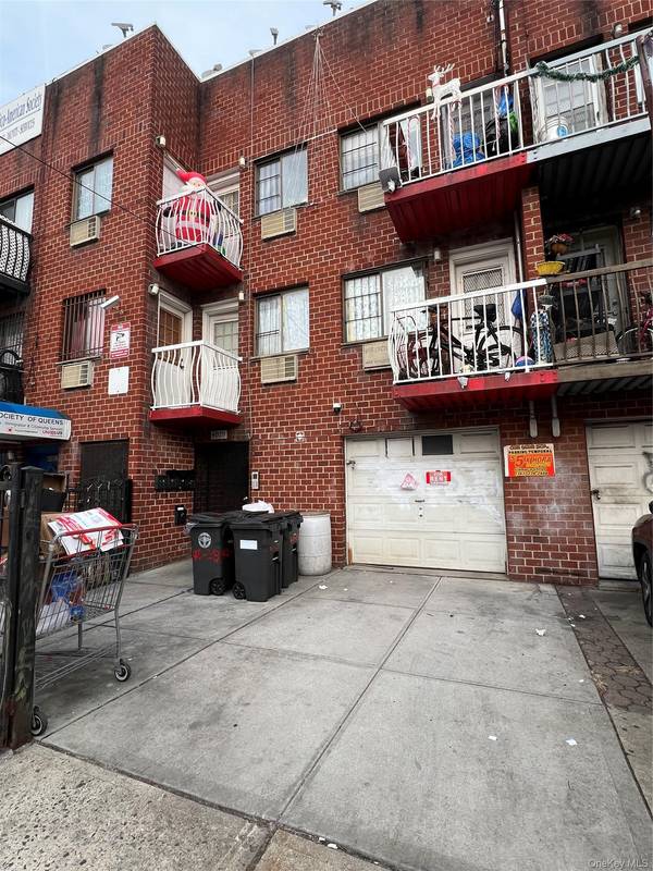 40-29 97 ST, Corona, NY 11368