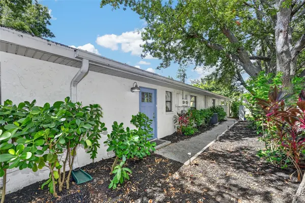 1974/76 DEBBIE ST, Sarasota, FL 34231