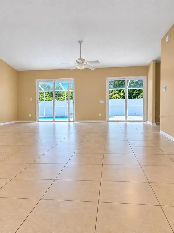 24360 TWIN LAKE DR, Land O Lakes, FL 34639
