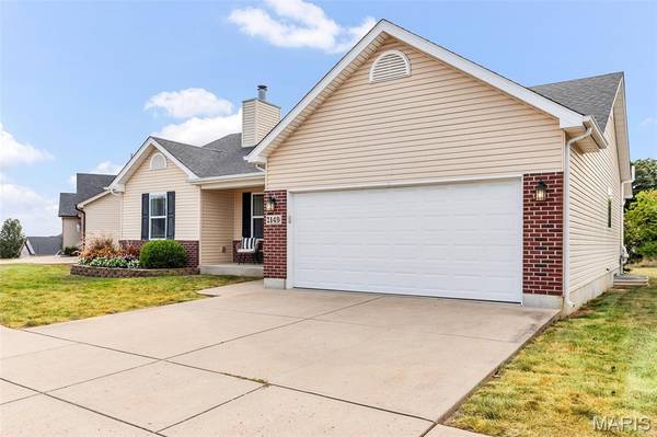 2140 Warwick Castle DR, Imperial, MO 63052