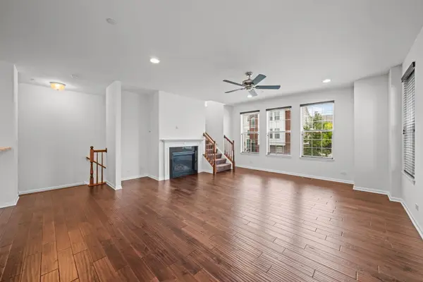 42 Marcel LN, Schaumburg, IL 60194