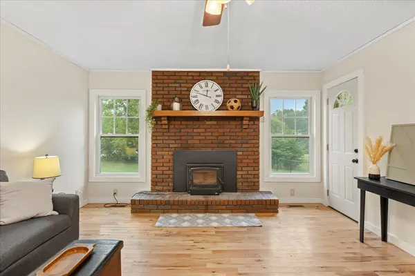 1125 Timber Ridge Road, Charlotte, TN 37036