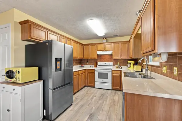 1128 Phelissa Dr, La Vergne, TN 37086
