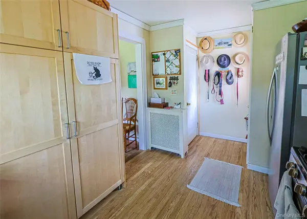 1085 Violet AVE, Hyde Park, NY 12538