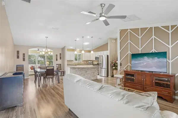 928 EASTMONT CT, The Villages, FL 32162