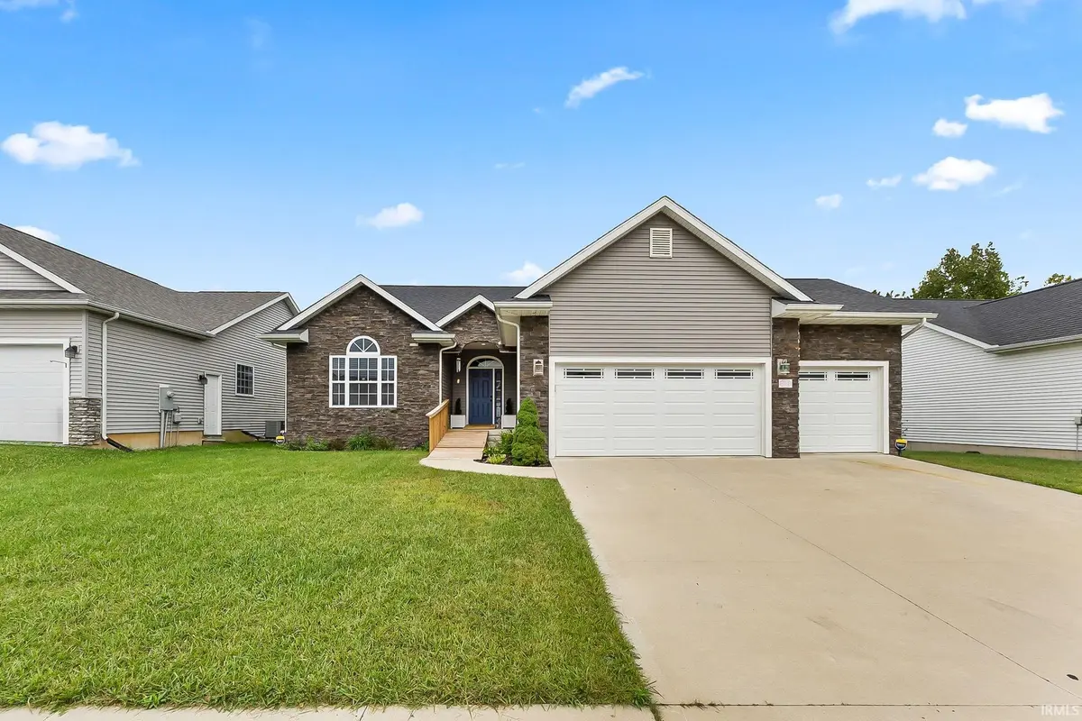 2671 Pine Cone LN, Warsaw, IN 46582