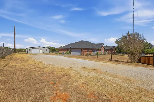 2978 Harwell Lake Road, Weatherford, TX 76088