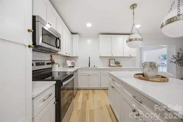 314 Dogwood LN, Belmont, NC 28012
