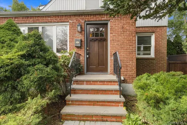 973 N 3rd ST, New Hyde Park, NY 11040