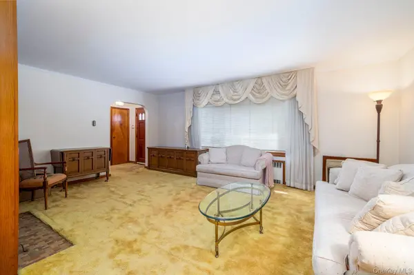 175 E Carpenter ST, Valley Stream, NY 11580