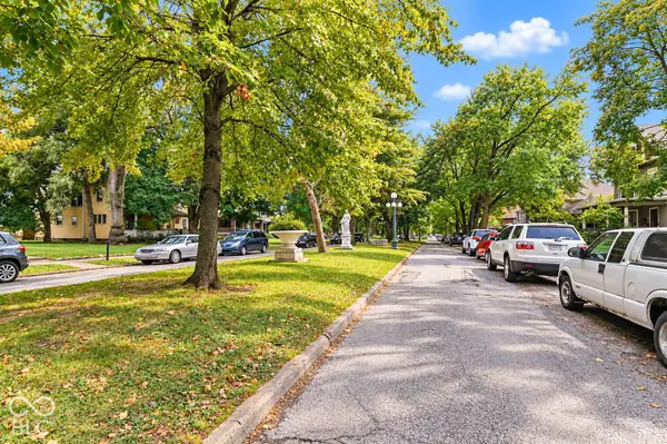974 Woodruff Place East DR, Indianapolis, IN 46201