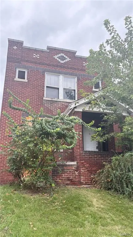 3903 Iowa AVE, St Louis, MO 63118