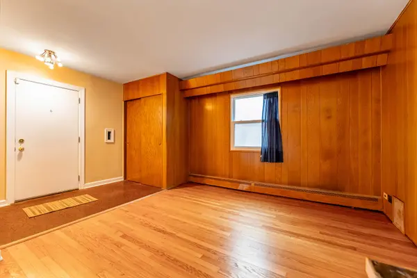 8614 S PRAIRIE AVE, Chicago, IL 60619