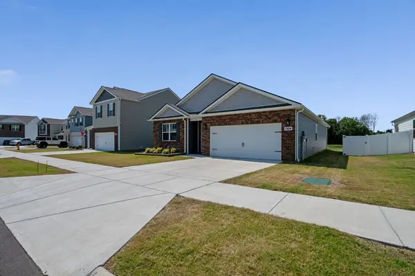 1504 Dove Dr, Lebanon, TN 37087