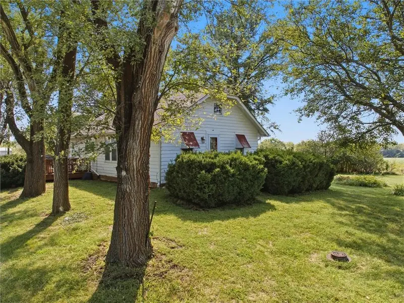 1945 N 900th RD, Eudora, KS 66025