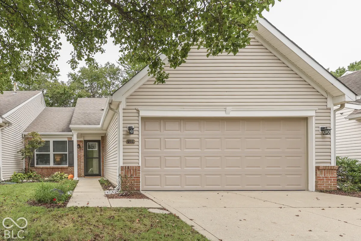 7329 Oak Knoll DR, Indianapolis, IN 46217
