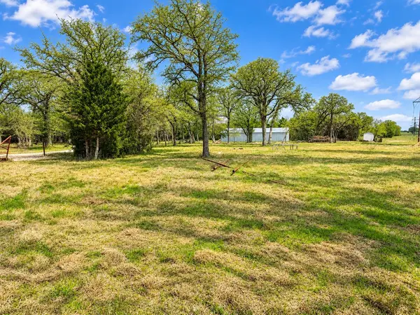 1673 Lange RD, Ledbetter, TX 78946