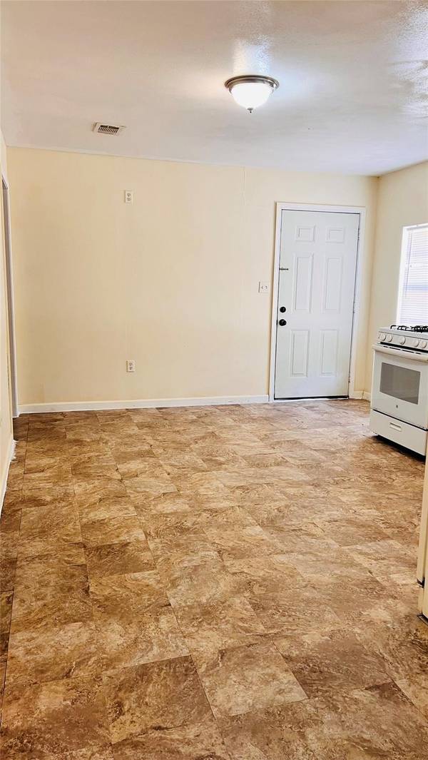 1430 Howard LN W #2-2, Austin, TX 78728