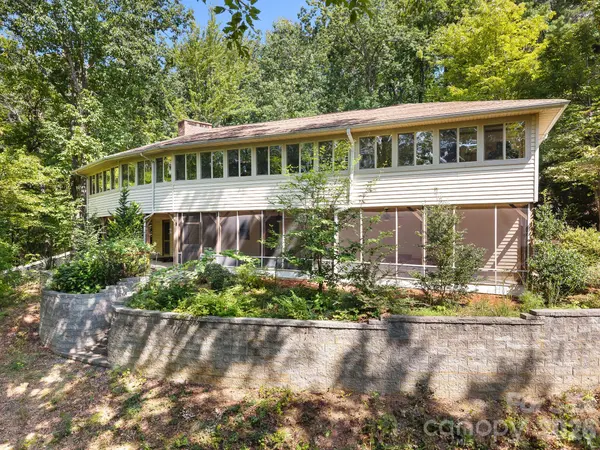 12 E Park DR, Tryon, NC 28782