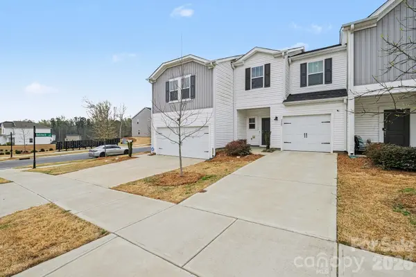 2207 Belterra DR, Charlotte, NC 28216