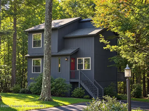 146 Country Club DR, Thornhurst, PA 18424