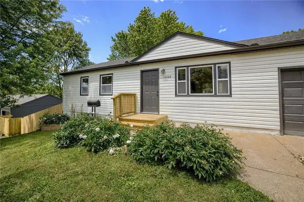16008 E 32nd ST, Independence, MO 64055