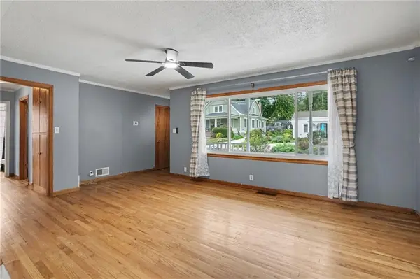 626 Summer ST, Weston, MO 64098