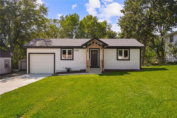 3739 Meadow LN, Kansas City, MO 64137