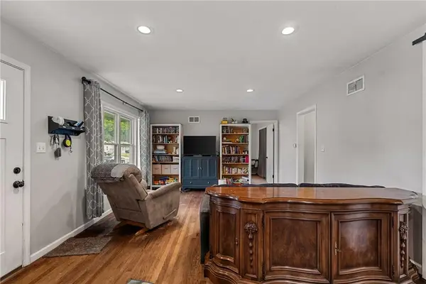 709 W Poor ST, Olathe, KS 66061