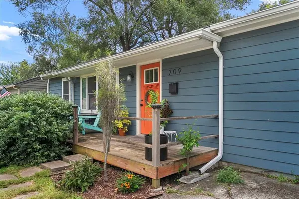 709 W Poor ST, Olathe, KS 66061
