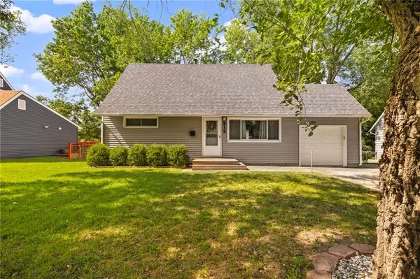 919 S Sunset DR #S, Olathe, KS 66061