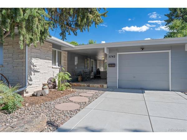 5742 W Chestnut, Littleton, CO 80128